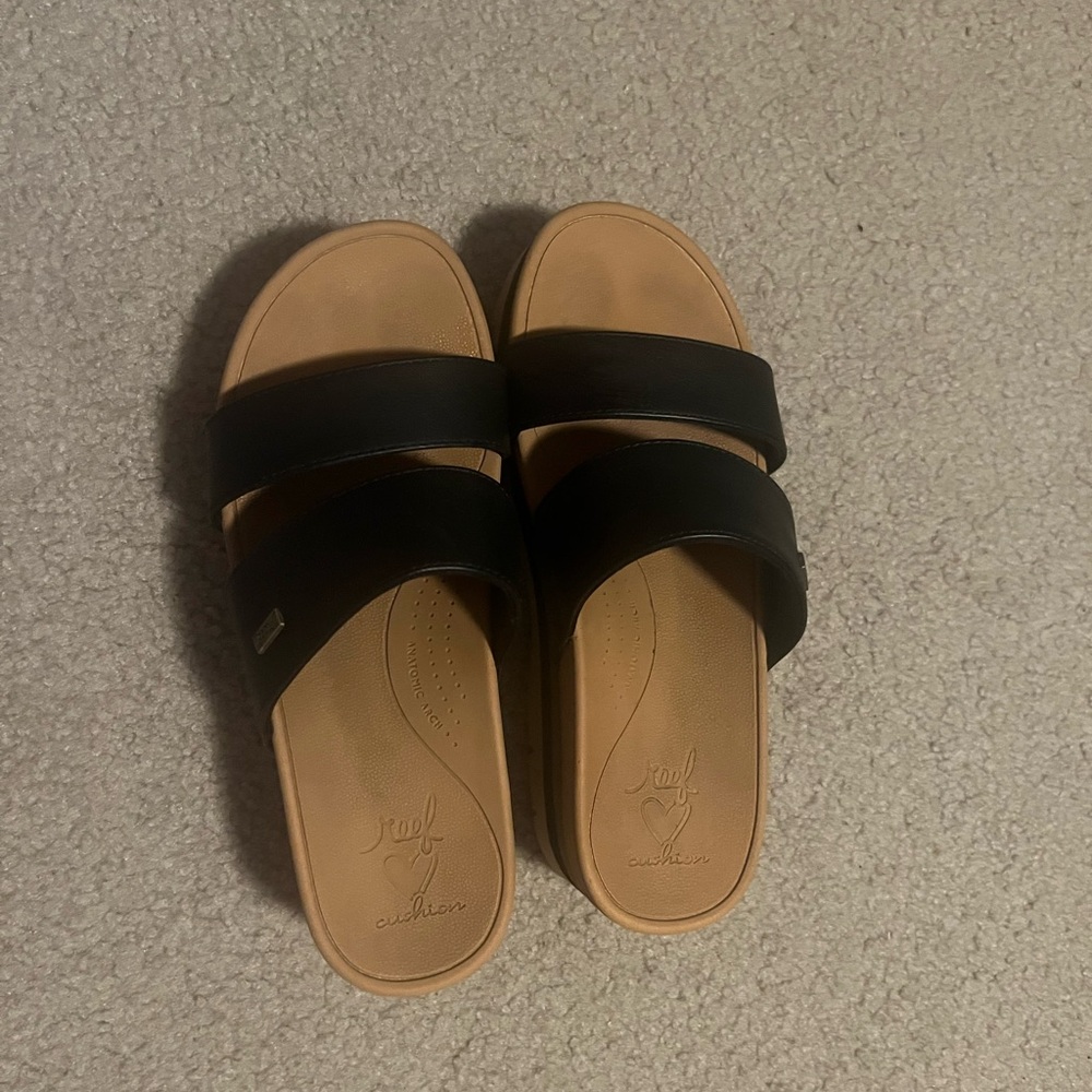 Reef Black and Tan Women's Sandals